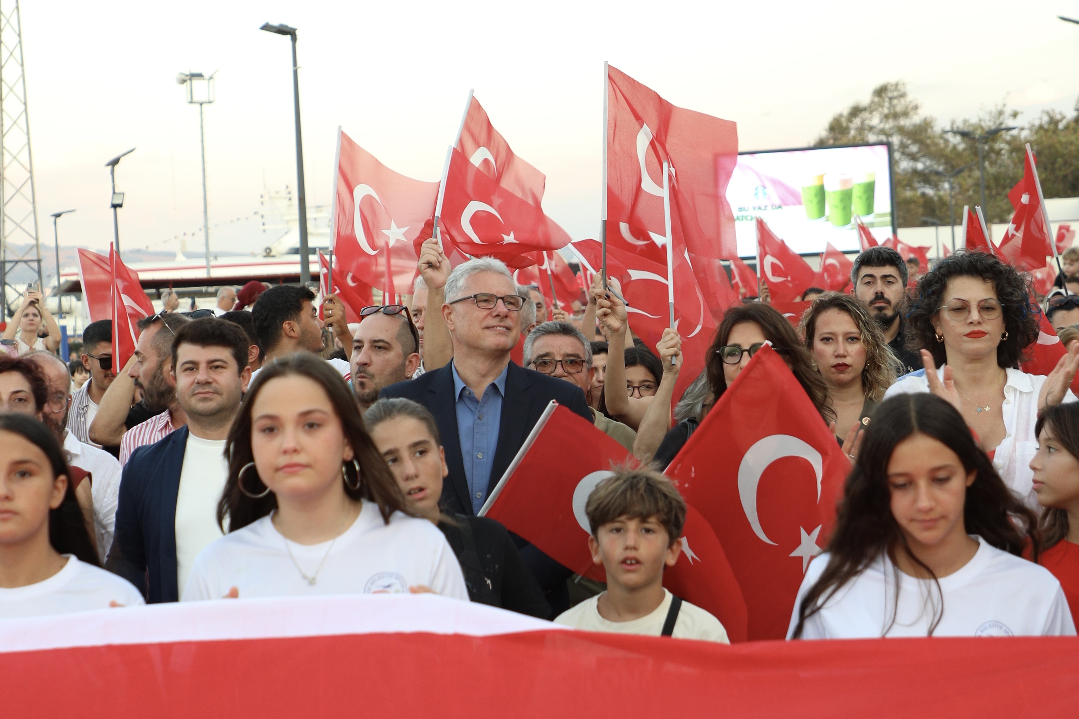 Mudanya’da 30 Ağustos Zafer Bayramı etkinliklerle kutlandı Mudanya’da 30 Ağustos Zafer Bayramı etkinliklerle kutlandı