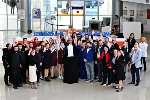 Muratpaşa Belediyesi'ne Temmuz'da 13 bin 591 başvuru yapıldı Muratpaşa Belediyesi'ne Temmuz'da 13 bin 591 başvuru yapıldı