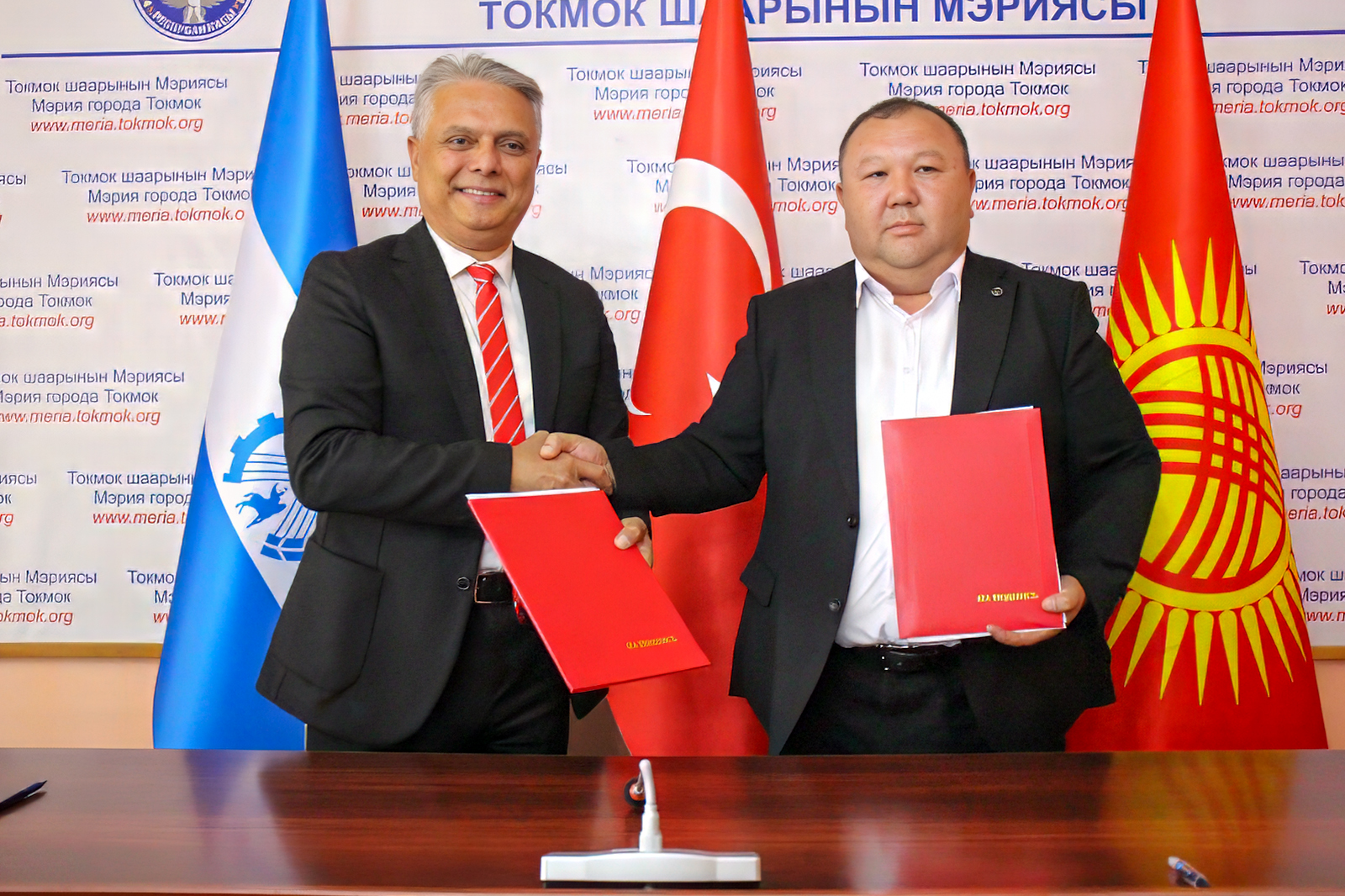 Muratpaşa ile Tokmok arasında kardeş şehir protokolü imzalandı Muratpaşa ile Tokmok arasında kardeş şehir protokolü imzalandı