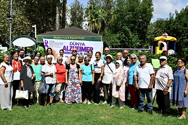Muratpaşa’da Alzheimer farkındalığı için etkinlik düzenlendi Muratpaşa’da Alzheimer farkındalığı için etkinlik düzenlendi