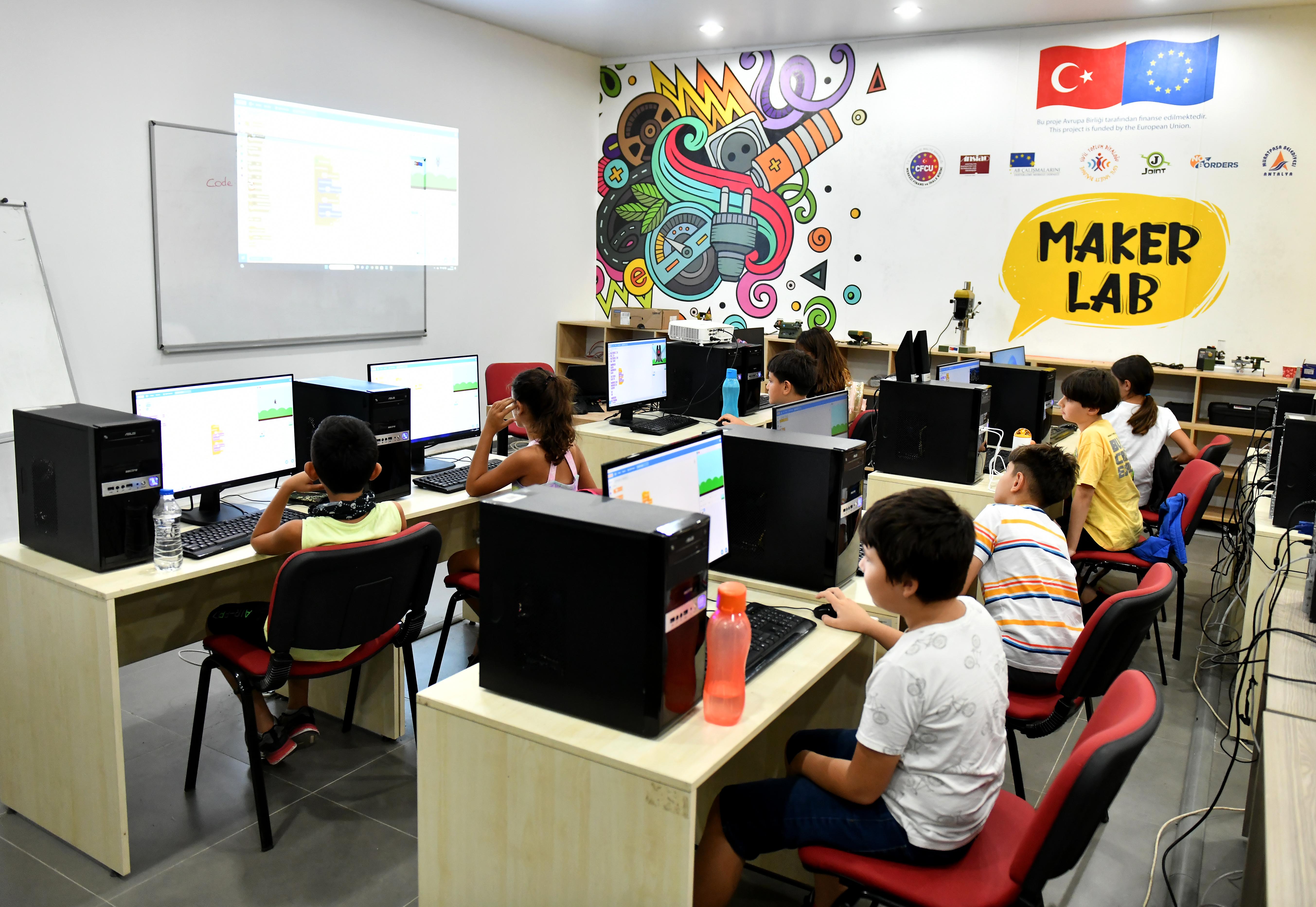 Muratpaşa’da çocuklar için robotik kodlama kursu başlıyor Muratpaşa’da çocuklar için robotik kodlama kursu başlıyor