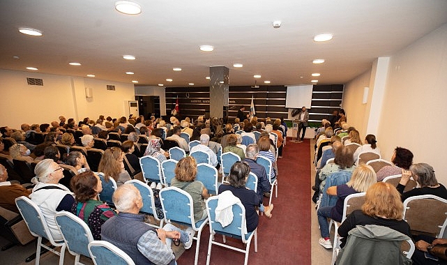 Narlıdere 3. Yaş Üniversitesi'nde İlk Ders Zili Çaldı