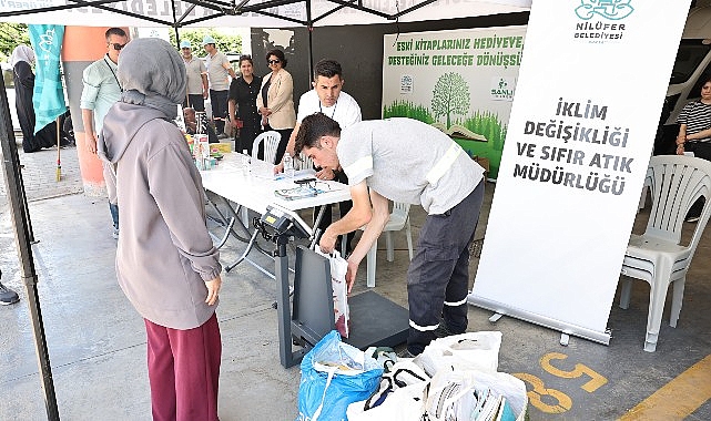 Nilüfer'de atık kağıtları getiren hediye kazanıyor Nilüfer'de atık kağıtları getiren hediye kazanıyor