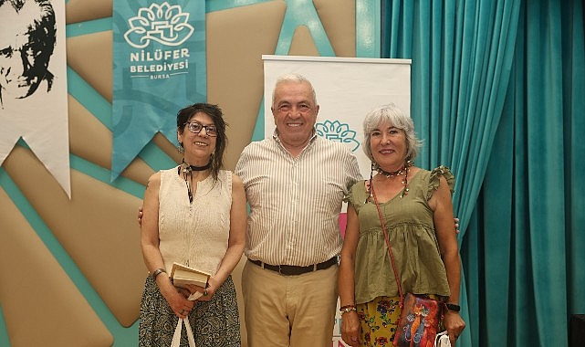 Nilüferli kadınlar yılın yazarını şiirleri ile andı Nilüferli kadınlar yılın yazarını şiirleri ile andı