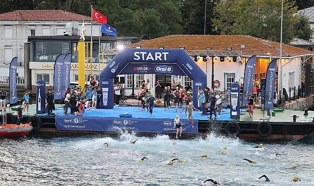 Oral-B İstanbul Boğaziçi Triatlonu'nda Çocuklar İçin Yarıştılar Oral-B İstanbul Boğaziçi Triatlonu'nda Çocuklar İçin Yarıştılar