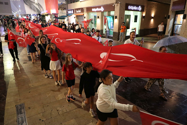 Ordu’da 30 Ağustos Zafer Bayramı kapsamında yürüyüş ve konser düzenlendi Ordu’da 30 Ağustos Zafer Bayramı kapsamında yürüyüş ve konser düzenlendi