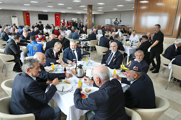 Ordu’da Gaziler Günü dolayısıyla yemek programı düzenlendi Ordu’da Gaziler Günü dolayısıyla yemek programı düzenlendi