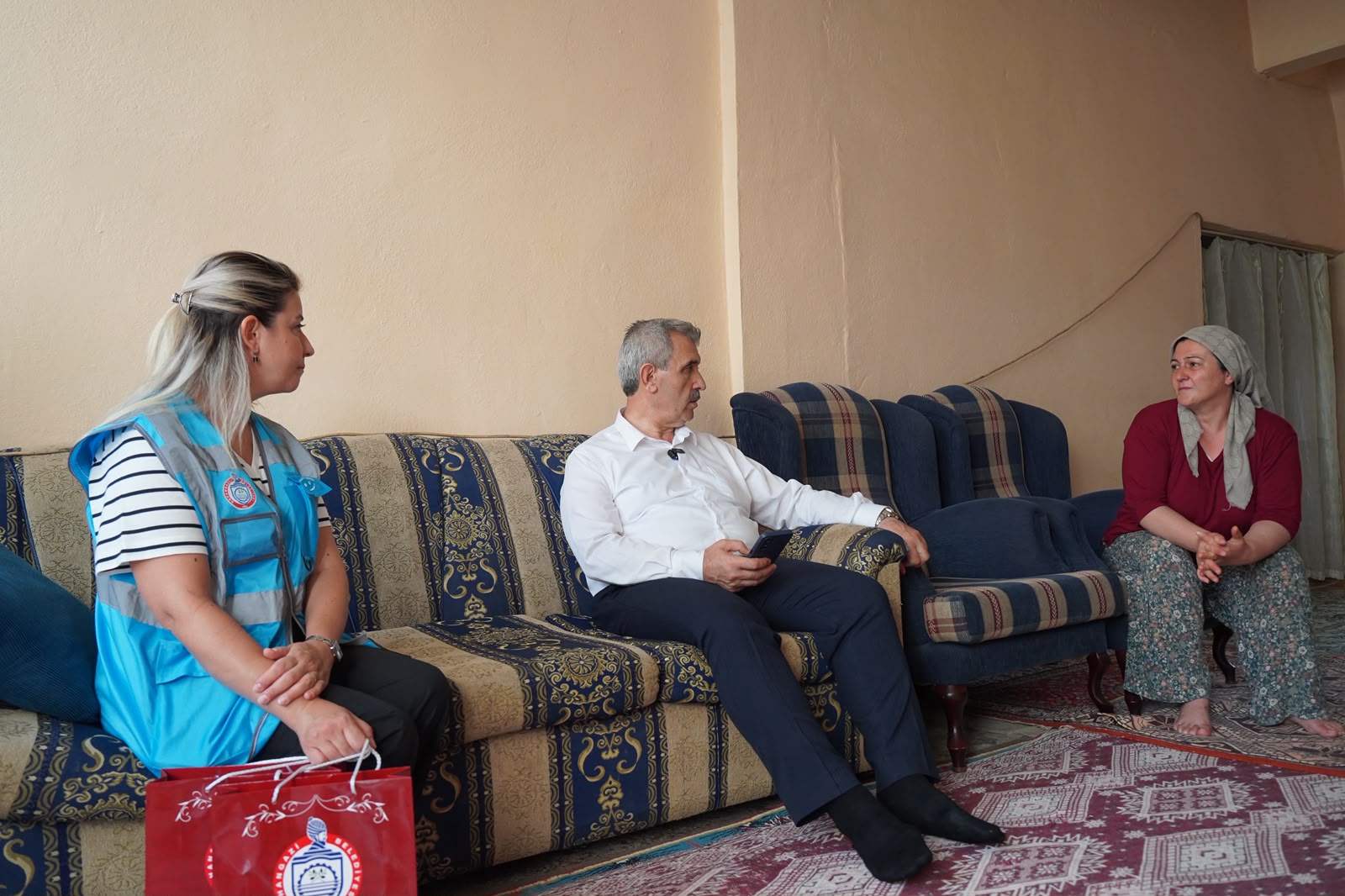 Orhangazi Belediyesi'nin 'Büyük Aile' projesi Narlıca Mahallesi'nde hayata geçirildi Orhangazi Belediyesi'nin 'Büyük Aile' projesi Narlıca Mahallesi'nde hayata geçirildi