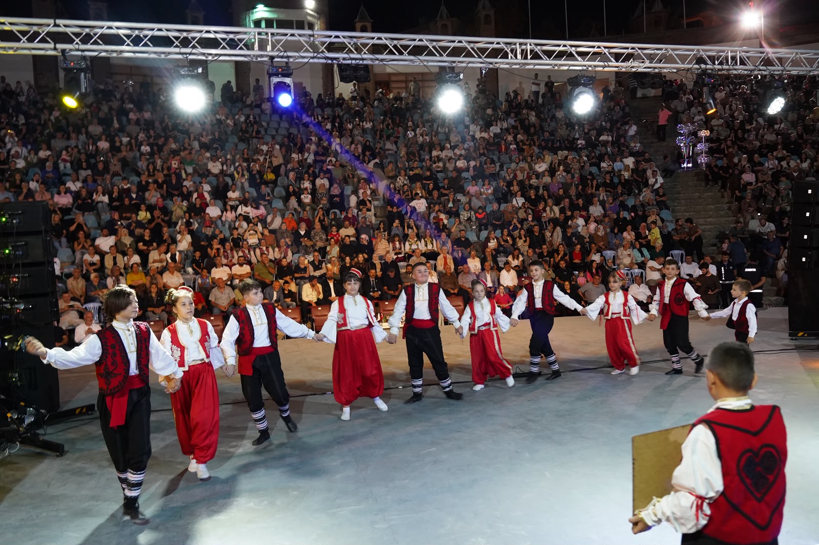 Orhangazi’de Balkan Gecesi düzenlendi Orhangazi’de Balkan Gecesi düzenlendi