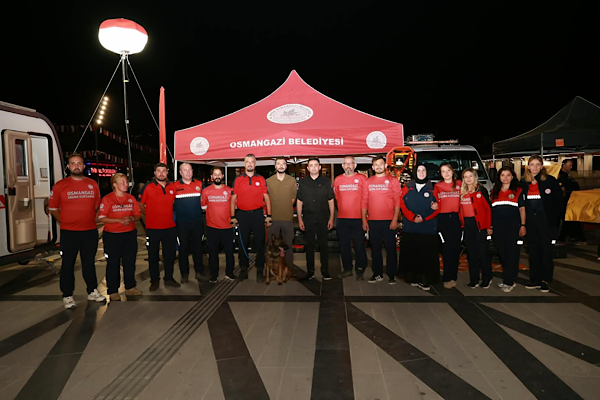 Osmangazi’de 17 Ağustos Marmara Depremi’nin 27’nci yıl dönümünde anma programı Osmangazi’de 17 Ağustos Marmara Depremi’nin 27’nci yıl dönümünde anma programı