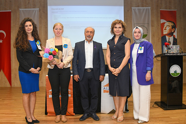Osmangazi'de Alzheimer hastalığına ilişkin bilgilendirme semineri düzenlendi Osmangazi'de Alzheimer hastalığına ilişkin bilgilendirme semineri düzenlendi
