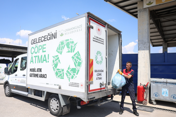 Osmangazi’de atık ilaçlar doğaya karışmadan bertaraf ediliyor Osmangazi’de atık ilaçlar doğaya karışmadan bertaraf ediliyor