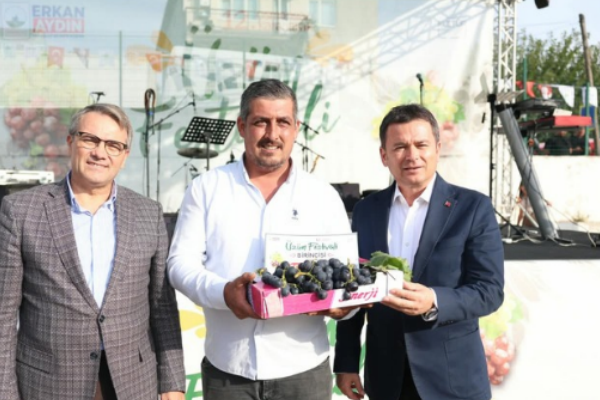 Osmangazi’de Karabalçık Üzüm Festivali düzenlendi Osmangazi’de Karabalçık Üzüm Festivali düzenlendi