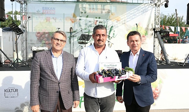 Osmangazi'de Üzüm Bereketi Festivalle Taçlandı Osmangazi'de Üzüm Bereketi Festivalle Taçlandı