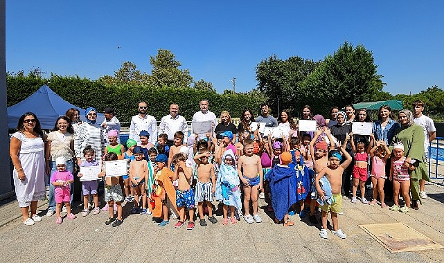 Osmangazi'de Yüzme Eğitimi Sertifikayla Taçlandı Osmangazi'de Yüzme Eğitimi Sertifikayla Taçlandı