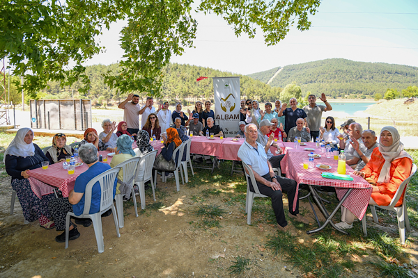 Osmangazi’den Alzheimer hastalarına sosyal etkinlik Osmangazi’den Alzheimer hastalarına sosyal etkinlik