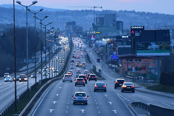 Otomotiv pazarı eylülde yıllık yüzde 24,3 daraldı