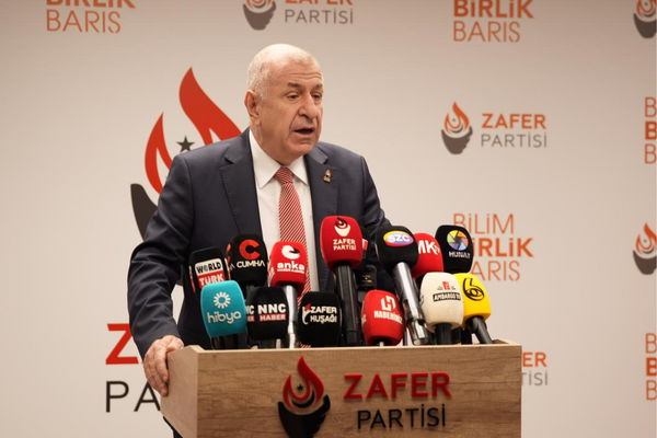 Özdağ: Köprü ve otoyolların özelleştirilmesinin bedelini halk ödeyecek Özdağ: Köprü ve otoyolların özelleştirilmesinin bedelini halk ödeyecek