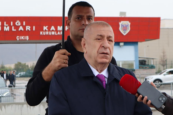Özdağ: Türk askerinin Suudi Arabistan’ın çıkarları için kanı dökülemez Özdağ: Türk askerinin Suudi Arabistan’ın çıkarları için kanı dökülemez