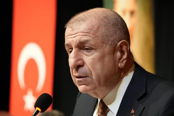 Özdağ'dan eylemdeki madencilere ziyaret Özdağ'dan eylemdeki madencilere ziyaret