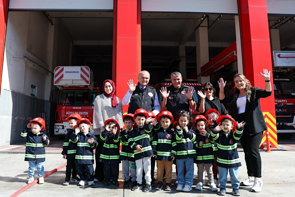 Özlü: Yangın güvenliği tedbirlerini almayan işyerlerinin faaliyetlerine son vereceğiz Özlü: Yangın güvenliği tedbirlerini almayan işyerlerinin faaliyetlerine son vereceğiz
