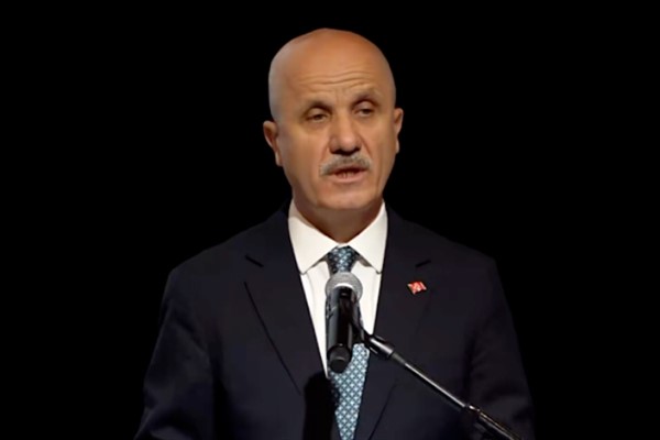 Özvar: Üniversitelerin sorumluluğu bilimsel bilgi üretmekle sınırlı değil Özvar: Üniversitelerin sorumluluğu bilimsel bilgi üretmekle sınırlı değil