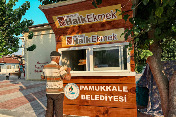 Pamukkale Halk Ekmek büfelerinde simit satışı başladı Pamukkale Halk Ekmek büfelerinde simit satışı başladı