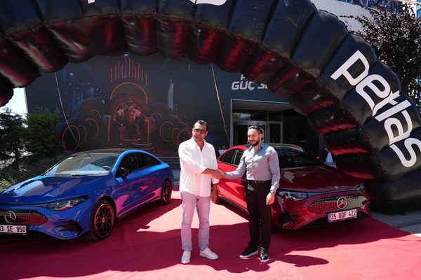 Petlas'ın 50'nci yıl kampanyasında Mercedes'ler sahiplerini buldu Petlas'ın 50'nci yıl kampanyasında Mercedes'ler sahiplerini buldu