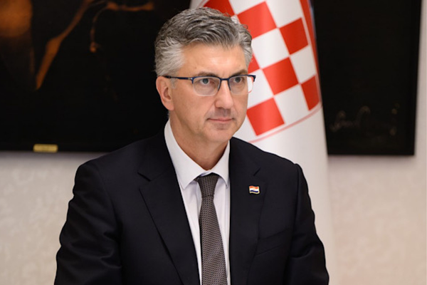 Plenkovic: Hırvatistan Hükümeti'nin 11. tedbir paketini sunduk Plenkovic: Hırvatistan Hükümeti'nin 11. tedbir paketini sunduk