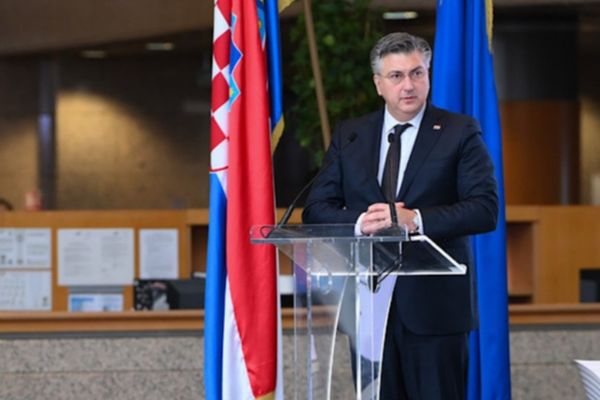 Plenkovic: Hırvatistan, Moldova’nın AB üyelik sürecini desteklemeyi sürdürecek Plenkovic: Hırvatistan, Moldova’nın AB üyelik sürecini desteklemeyi sürdürecek
