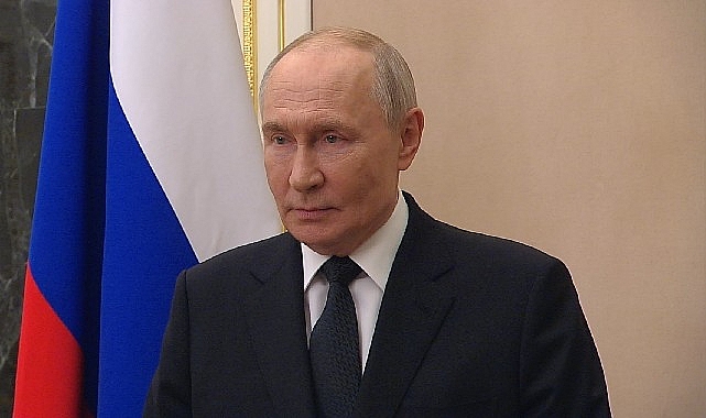 Putin'den Deniz Kuvvetleri Günü Mesajı: "Rus Donanması Güçlenmeye Devam Ediyor" Putin'den Deniz Kuvvetleri Günü Mesajı: "Rus Donanması Güçlenmeye Devam Ediyor"