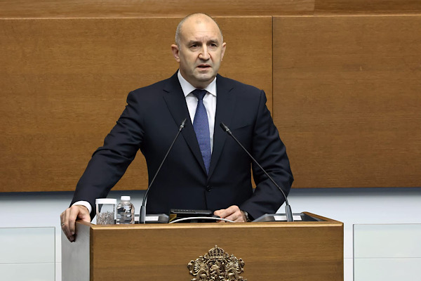 Radev, Rusya'ya yönelik 21. yaptırım paketine çekince koyabileceğini açıkladı Radev, Rusya'ya yönelik 21. yaptırım paketine çekince koyabileceğini açıkladı