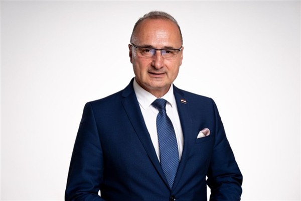 Radman'dan Ukrayna’ya destek mesajı Radman'dan Ukrayna’ya destek mesajı