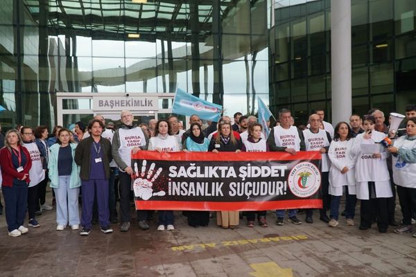 Sağlıkta şiddet insanlık suçudur Sağlıkta şiddet insanlık suçudur