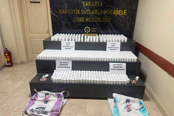 Sakarya’da 50 bin 792 sentetik ecza ele geçirildi Sakarya’da 50 bin 792 sentetik ecza ele geçirildi