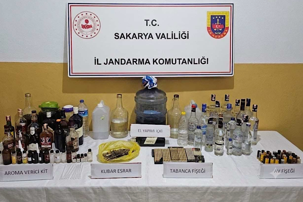 Sakarya’da kaçakçılık ve uyuşturucu operasyonu: 2 şüpheli tutuklandı Sakarya’da kaçakçılık ve uyuşturucu operasyonu: 2 şüpheli tutuklandı