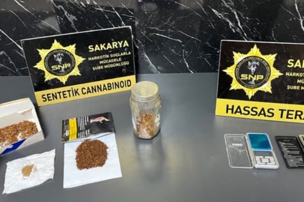 Sakarya’da uyuşturucu operasyonunda 1 şüpheli tutuklandı Sakarya’da uyuşturucu operasyonunda 1 şüpheli tutuklandı