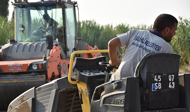 Salihli Belediyesi Keli Mahallesi'nde 2 Bin 250 Ton Sıcak Asfalt Çalışmasını Tamamladı Salihli Belediyesi Keli Mahallesi'nde 2 Bin 250 Ton Sıcak Asfalt Çalışmasını Tamamladı