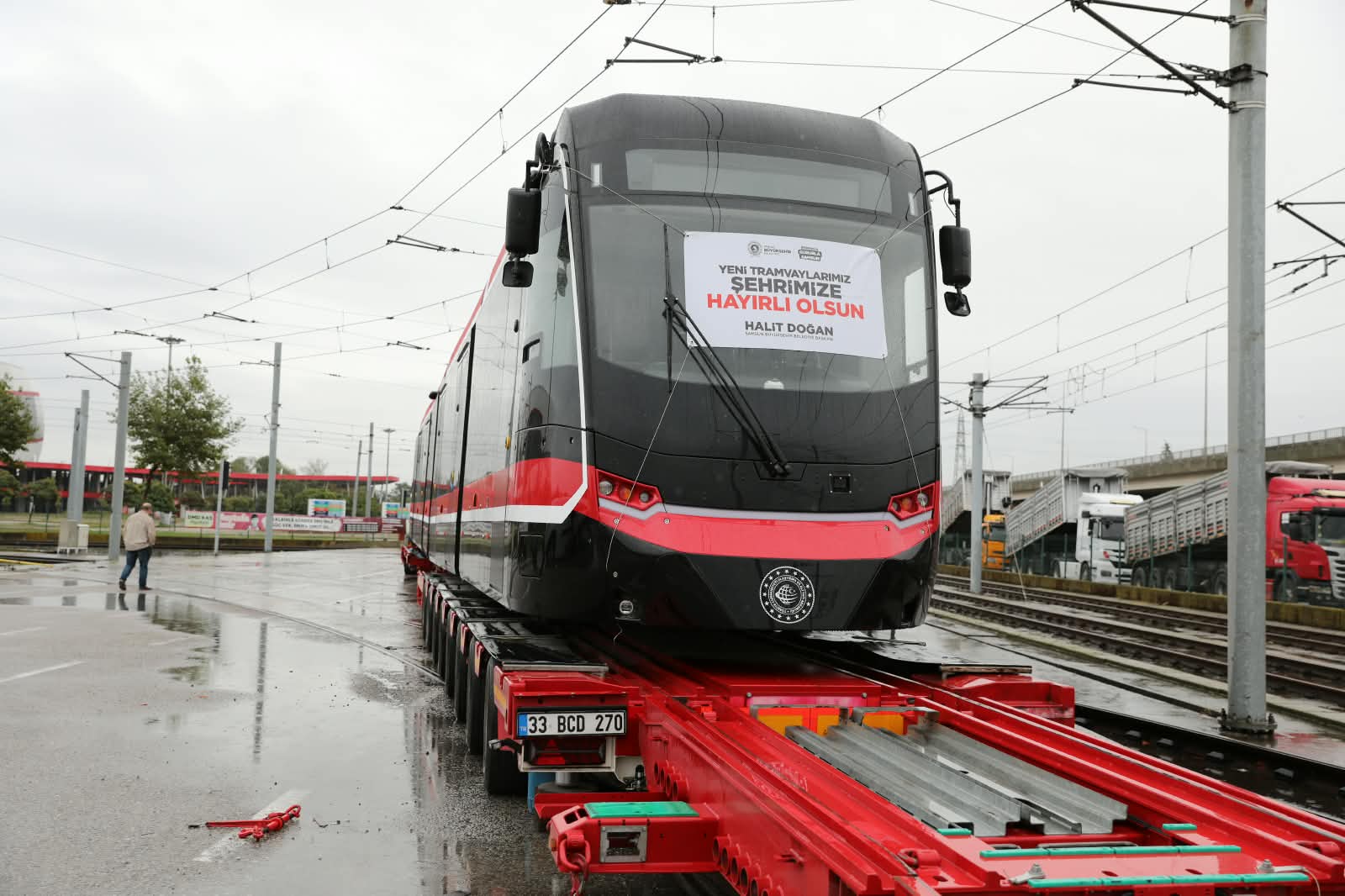 Samsun’a 12 yeni tramvaydan üçüncüsü ulaştı Samsun’a 12 yeni tramvaydan üçüncüsü ulaştı