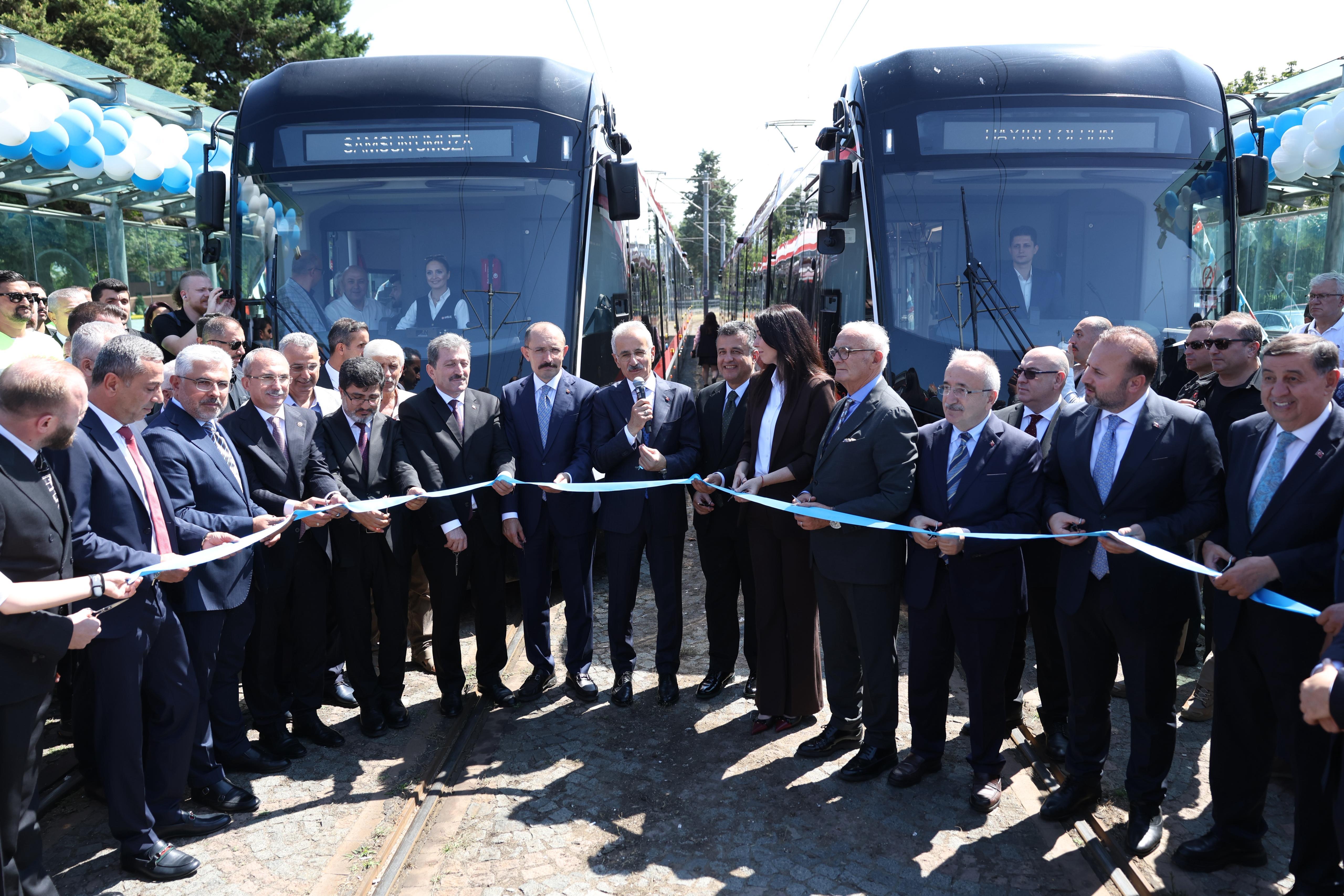 Samsun’da iki yeni tramvay yolcu taşımaya başladı Samsun’da iki yeni tramvay yolcu taşımaya başladı