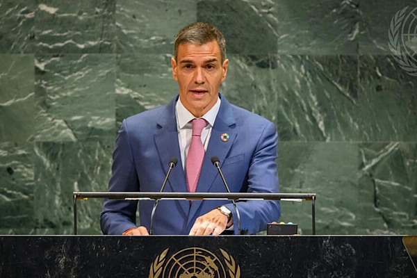 Sanchez, Extremadura ve Asturias'ın özel günlerini kutladı Sanchez, Extremadura ve Asturias'ın özel günlerini kutladı