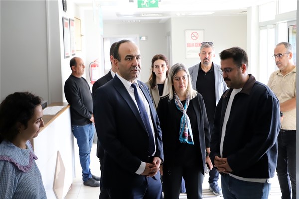 Şanlıurfa İl Sağlık Müdürü Berk, Viranşehir'deki sağlık tesislerini ziyaret etti Şanlıurfa İl Sağlık Müdürü Berk, Viranşehir'deki sağlık tesislerini ziyaret etti