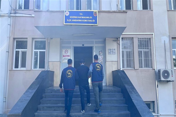 Şanlıurfa’da 920 bin liralık bakır tel hırsızlığı şüphelisi tutuklandı Şanlıurfa’da 920 bin liralık bakır tel hırsızlığı şüphelisi tutuklandı