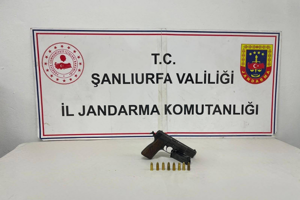 Şanlıurfa'da düğünde havaya ateş açan şüpheli yakalandı Şanlıurfa'da düğünde havaya ateş açan şüpheli yakalandı