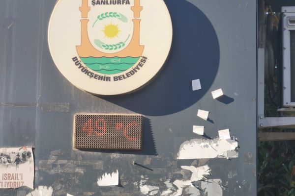 Şanlıurfa’da termometreler 49 dereceyi gösterdi Şanlıurfa’da termometreler 49 dereceyi gösterdi