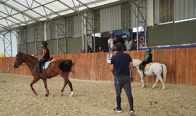 Seferihisar'dan milli takıma: Pony biniciliğinin yeni merkezi Turgut köyünde kuruldu Seferihisar'dan milli takıma: Pony biniciliğinin yeni merkezi Turgut köyünde kuruldu