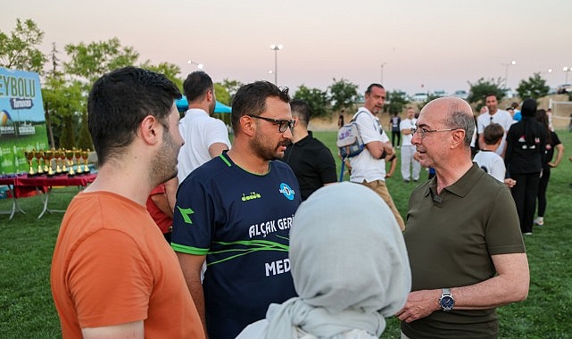 Selçuklu Belediyesi Tarafından Düzenlenen Çim Voleybolu Turnuvası Sona Erdi Selçuklu Belediyesi Tarafından Düzenlenen Çim Voleybolu Turnuvası Sona Erdi
