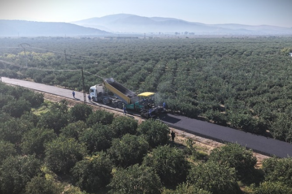 Selçuk’ta 15,5 kilometrelik yol çalışması sürdürülüyor Selçuk’ta 15,5 kilometrelik yol çalışması sürdürülüyor