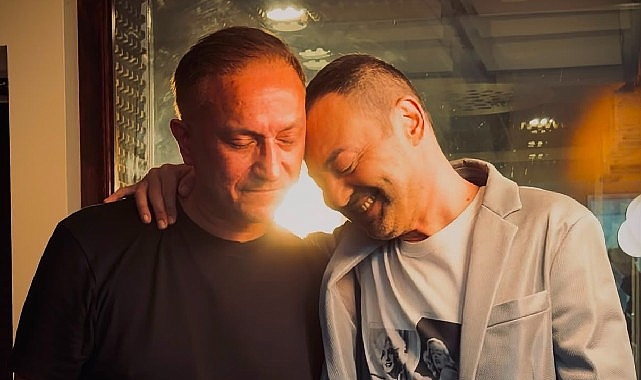 Serdar Ortaç ve Suat Aydoğan'dan Yıllar Sonra Yeni Düet: Ta Kendisi Serdar Ortaç ve Suat Aydoğan'dan Yıllar Sonra Yeni Düet: Ta Kendisi