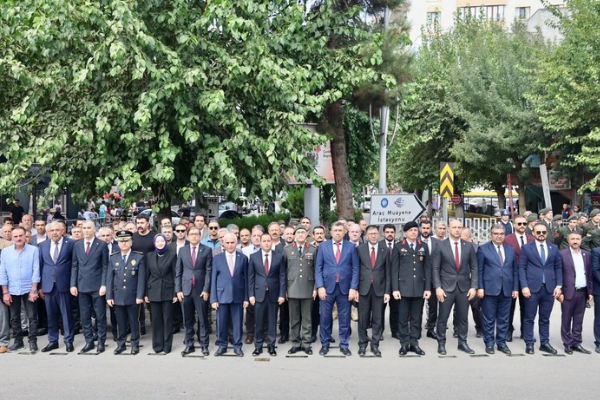 Siirt’te 19 Eylül Gaziler Günü törenlerle kutlandı Siirt’te 19 Eylül Gaziler Günü törenlerle kutlandı